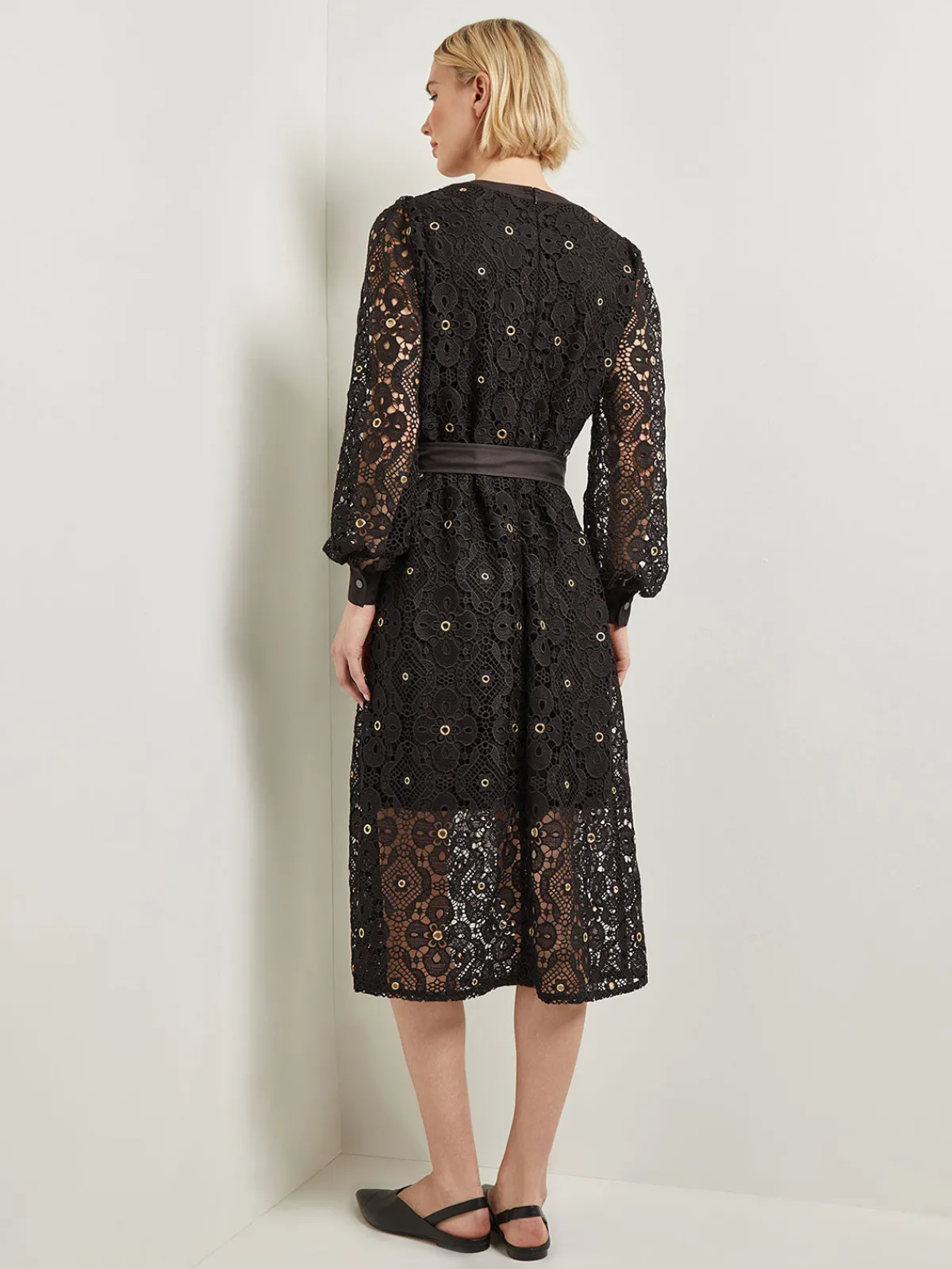 Dresses|Misook Gold Grommet Laced Shift Midi Dress Black