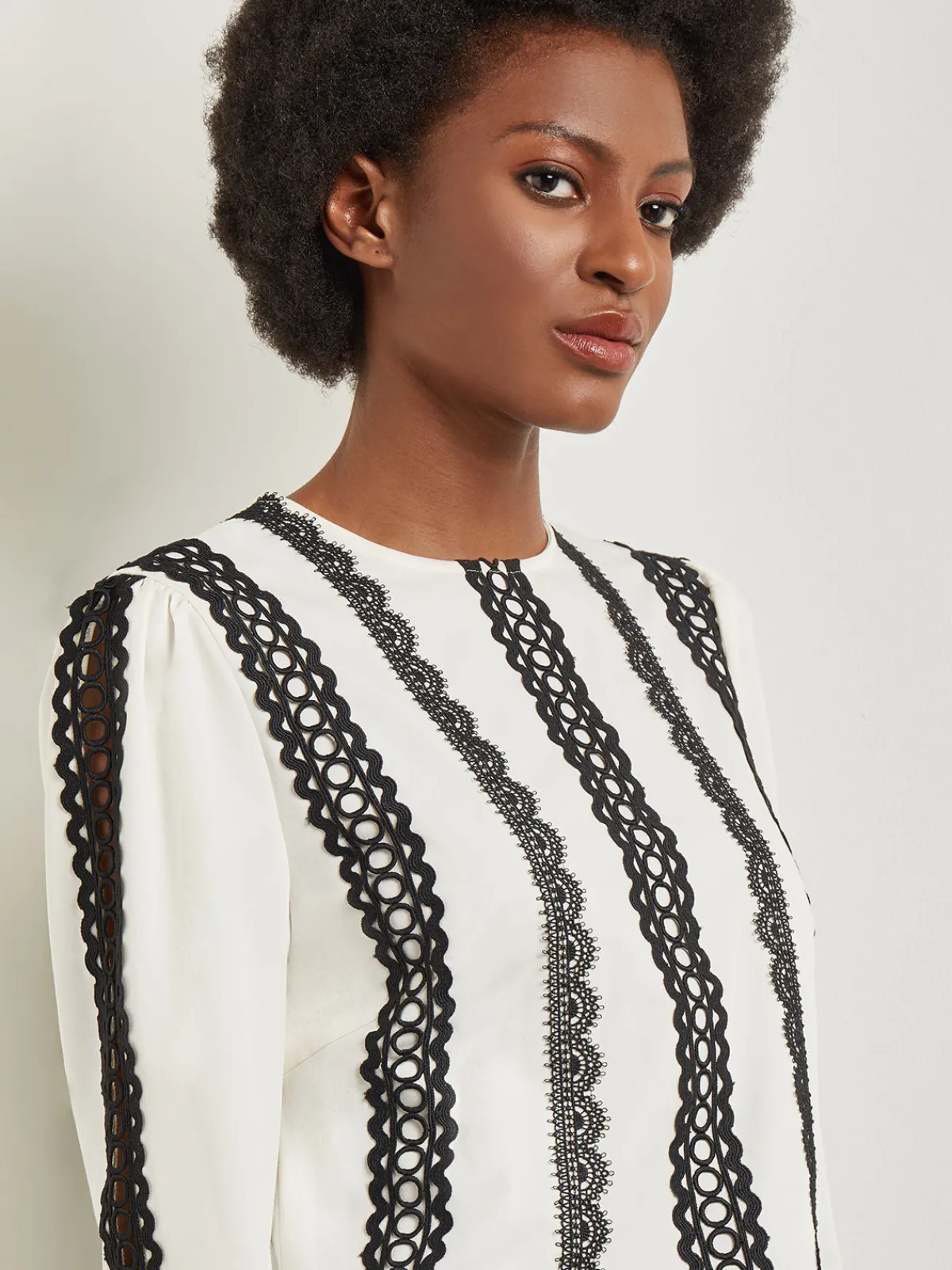 Blouses & Shirts|Tops & Tees|Misook Lace Applique Woven Blouse NewIvory/Black