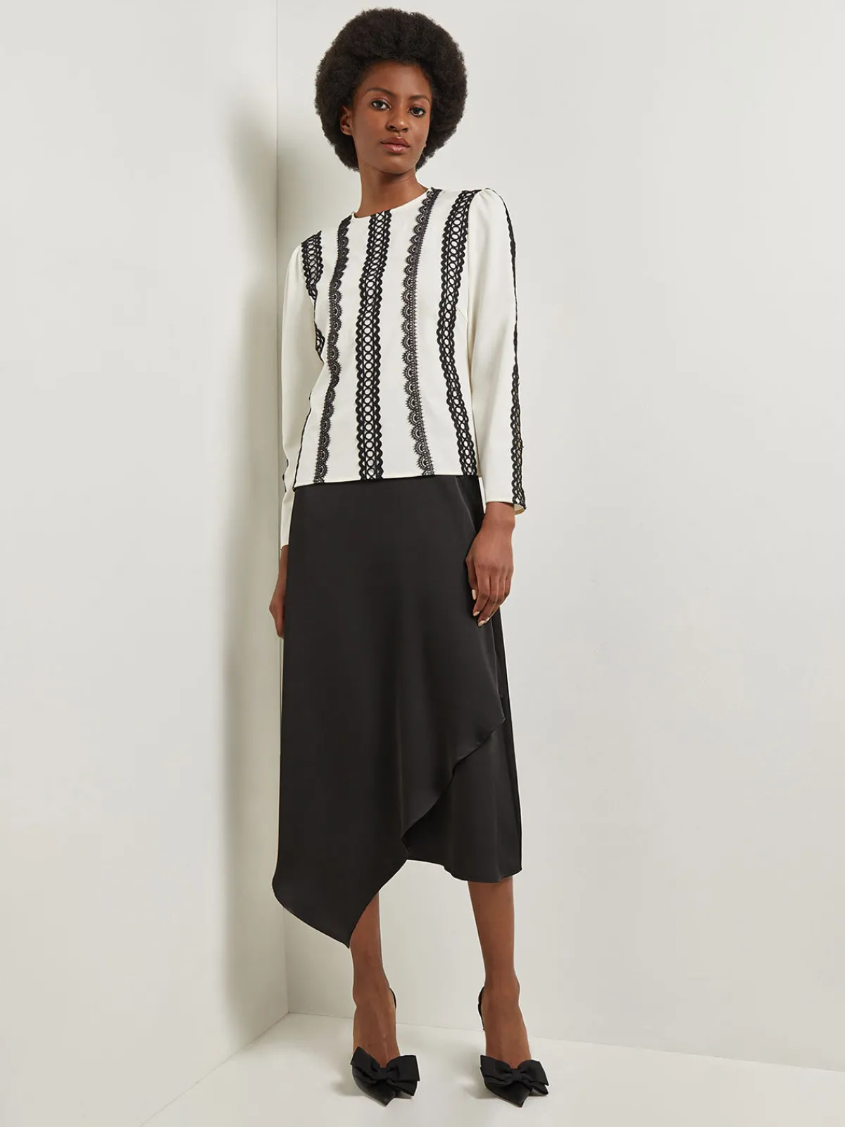 Blouses & Shirts|Tops & Tees|Misook Lace Applique Woven Blouse NewIvory/Black