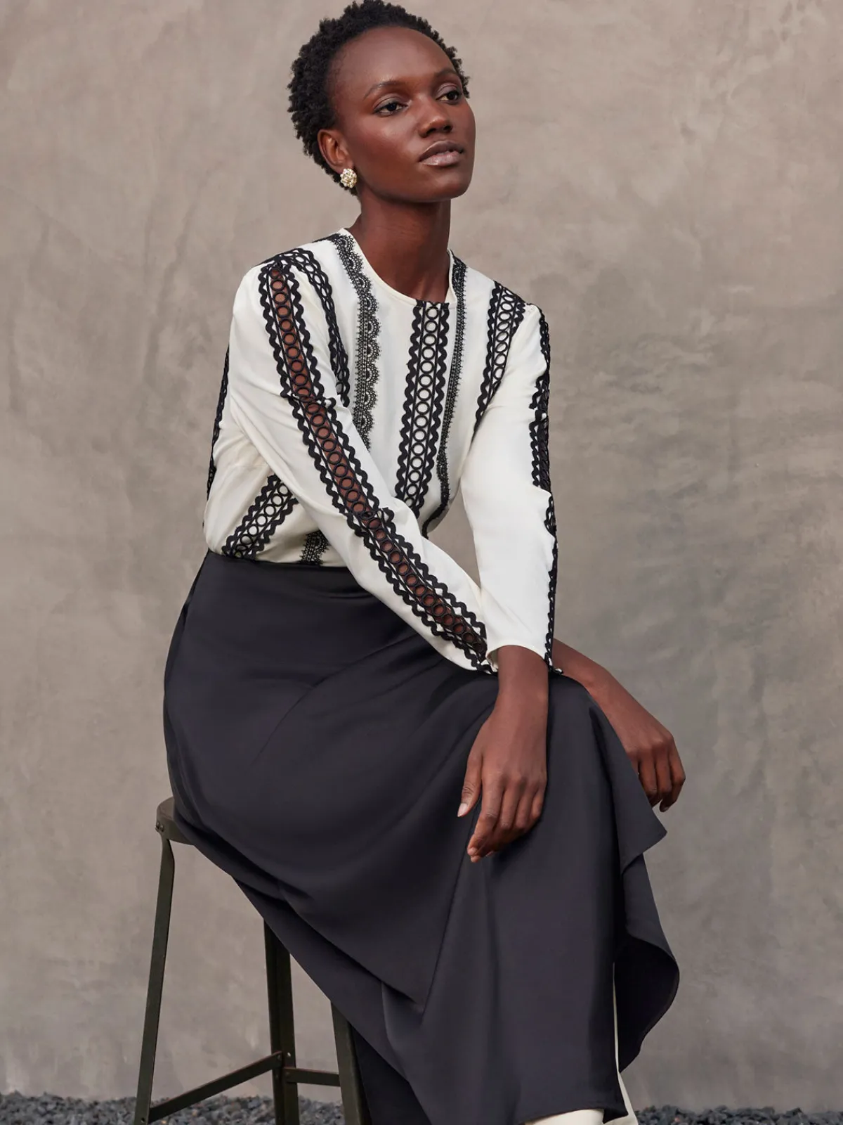 Blouses & Shirts|Tops & Tees|Misook Lace Applique Woven Blouse NewIvory/Black