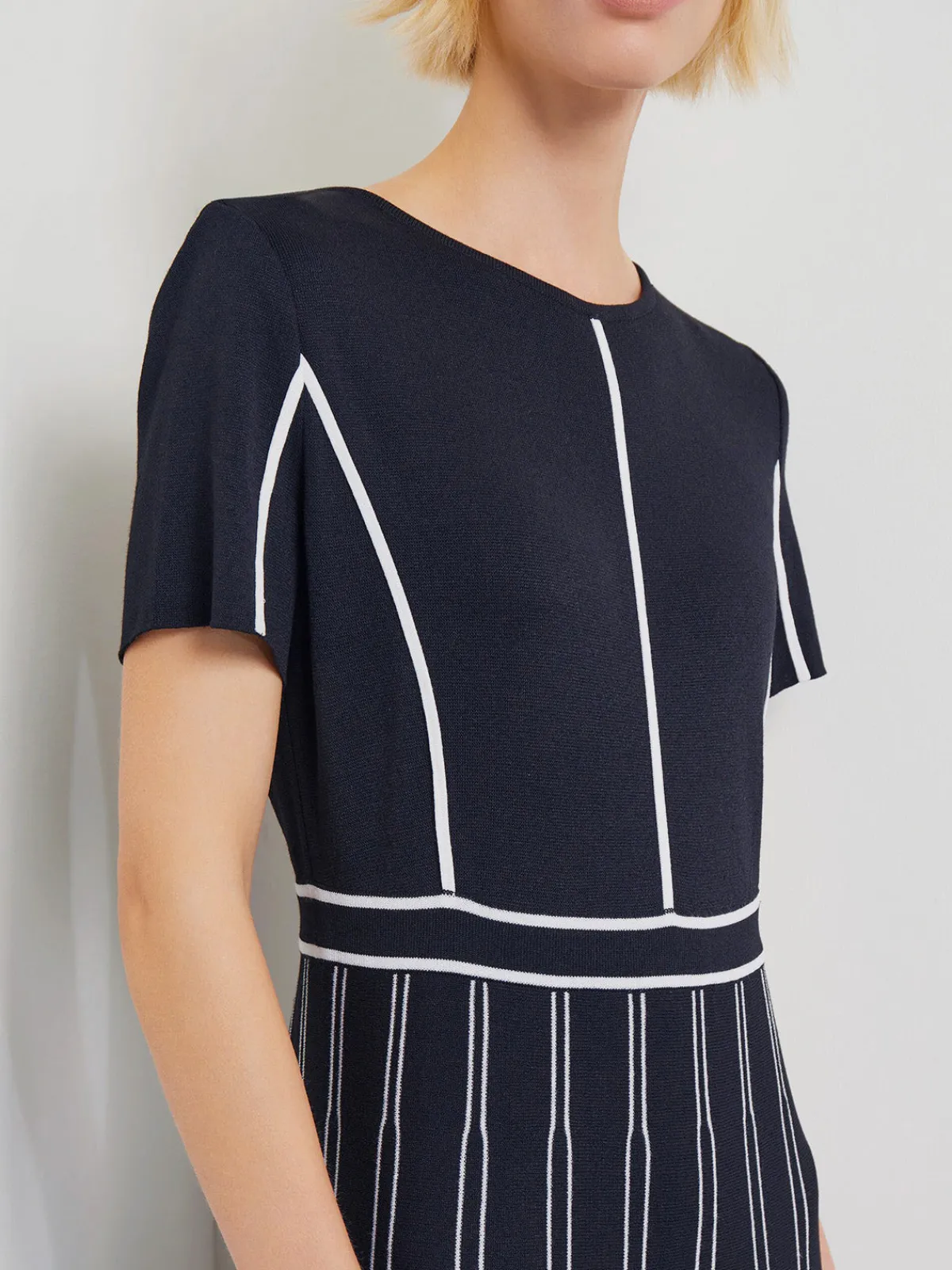 Dresses|Misook Modern Fit Contrast Stripe A-Line Soft Knit Dress Black/White