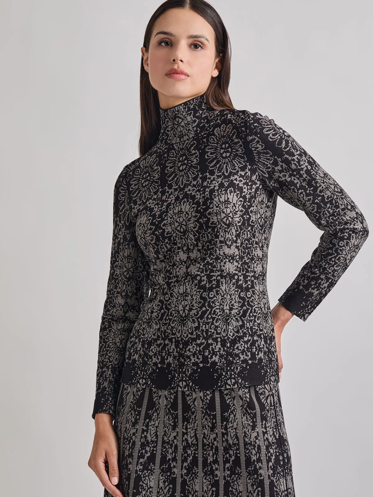 Tops & Tees|Misook Two-Tone Damask Jacquard Knit Tunic Black/Mink