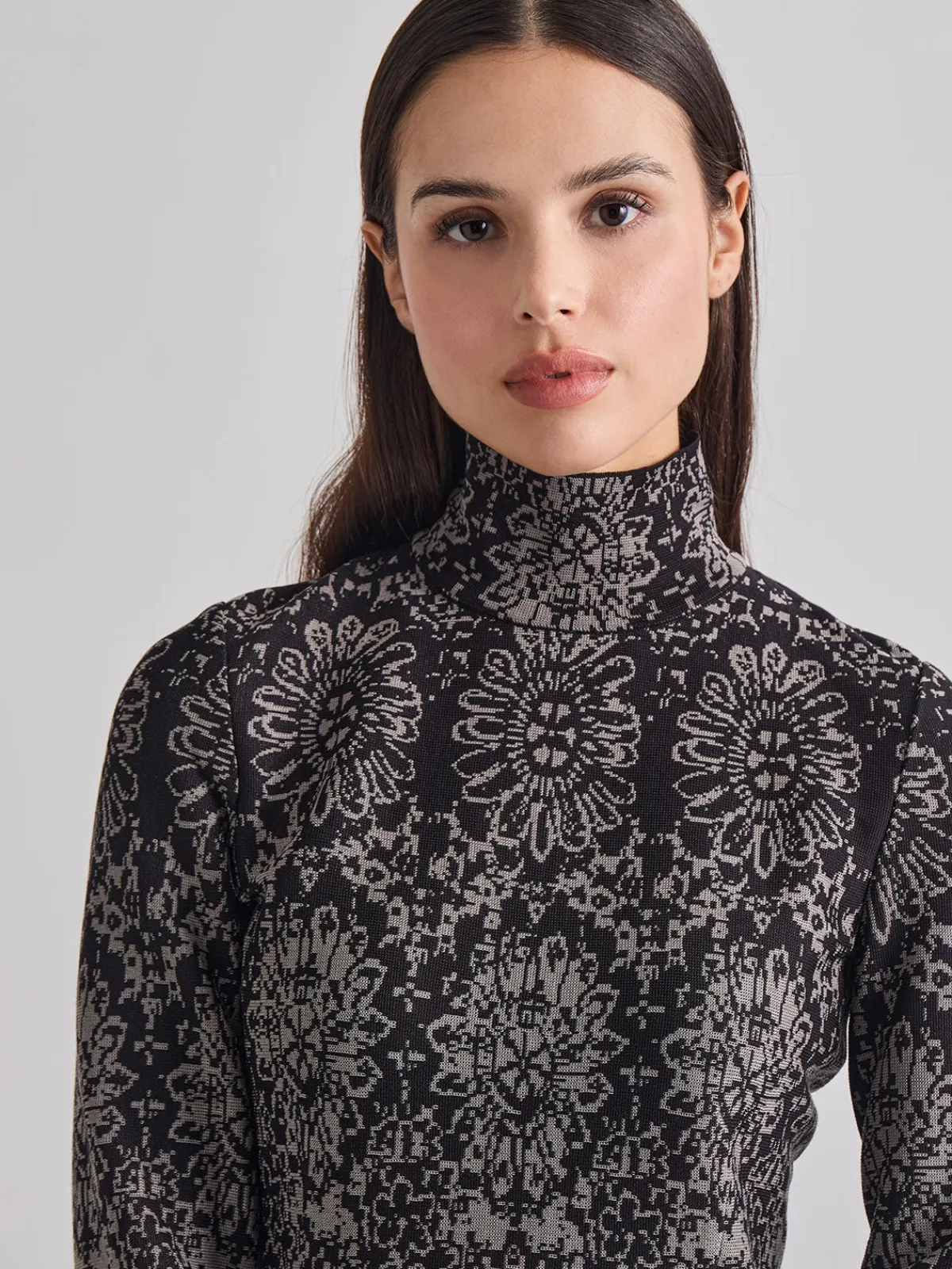 Tops & Tees|Misook Two-Tone Damask Jacquard Knit Tunic Black/Mink